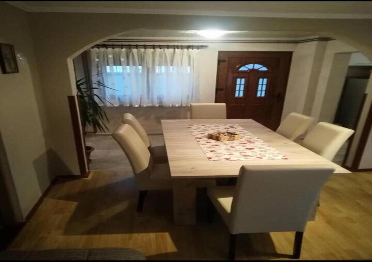 Apartman Anna โอกูลิน ภายนอก รูปภาพ